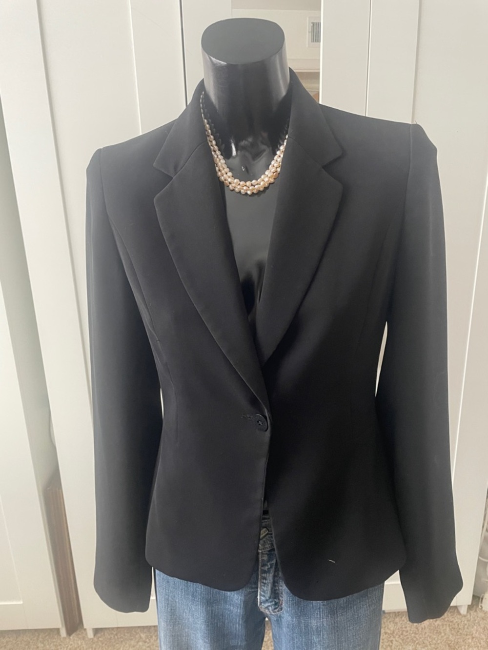 Women's Black Single-Button Blazer with Burgundy Turtleneck Styling